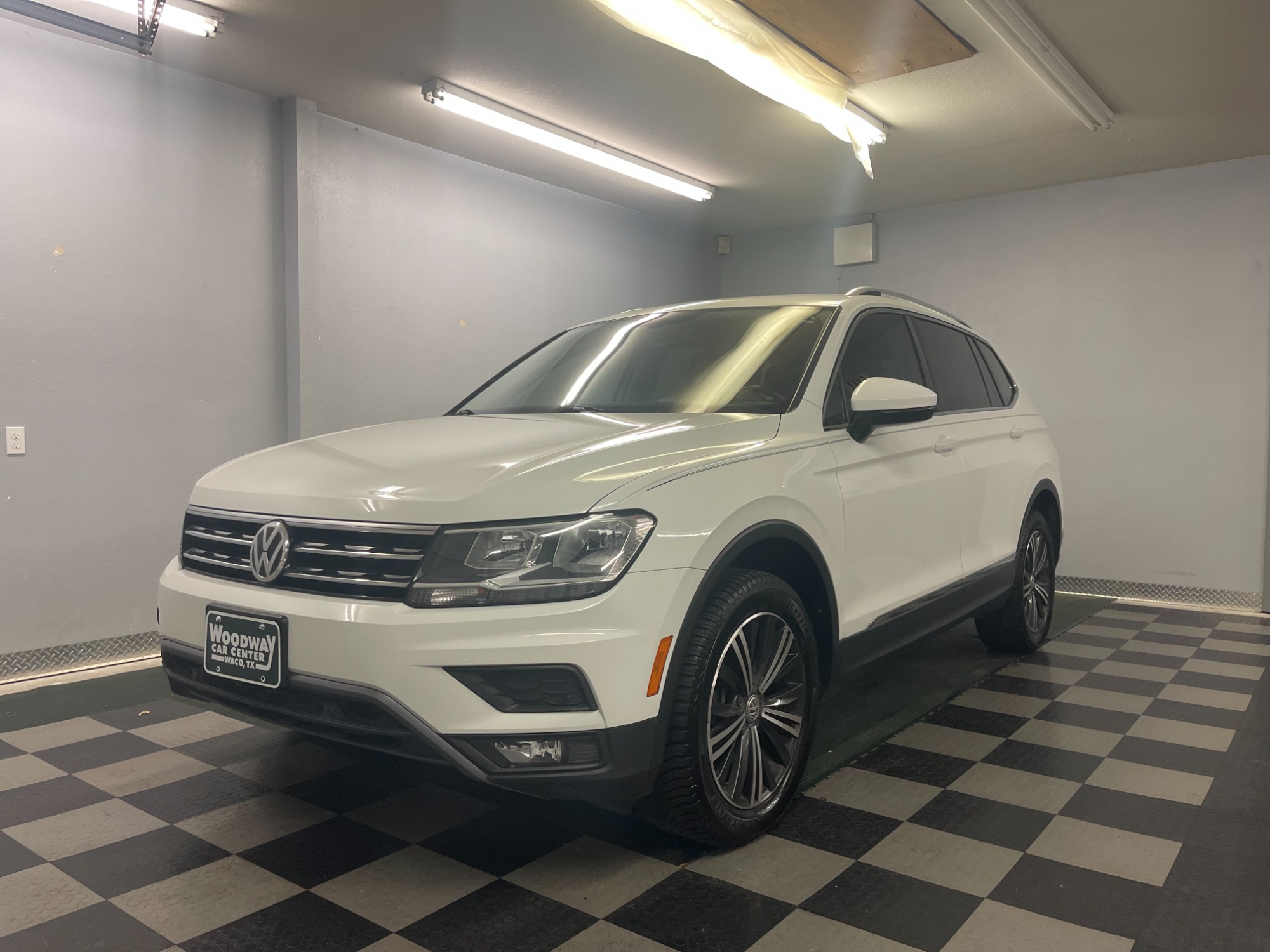 photo of 2019 Volkswagen Tiguan SEL Loaded Extra Clean!!!