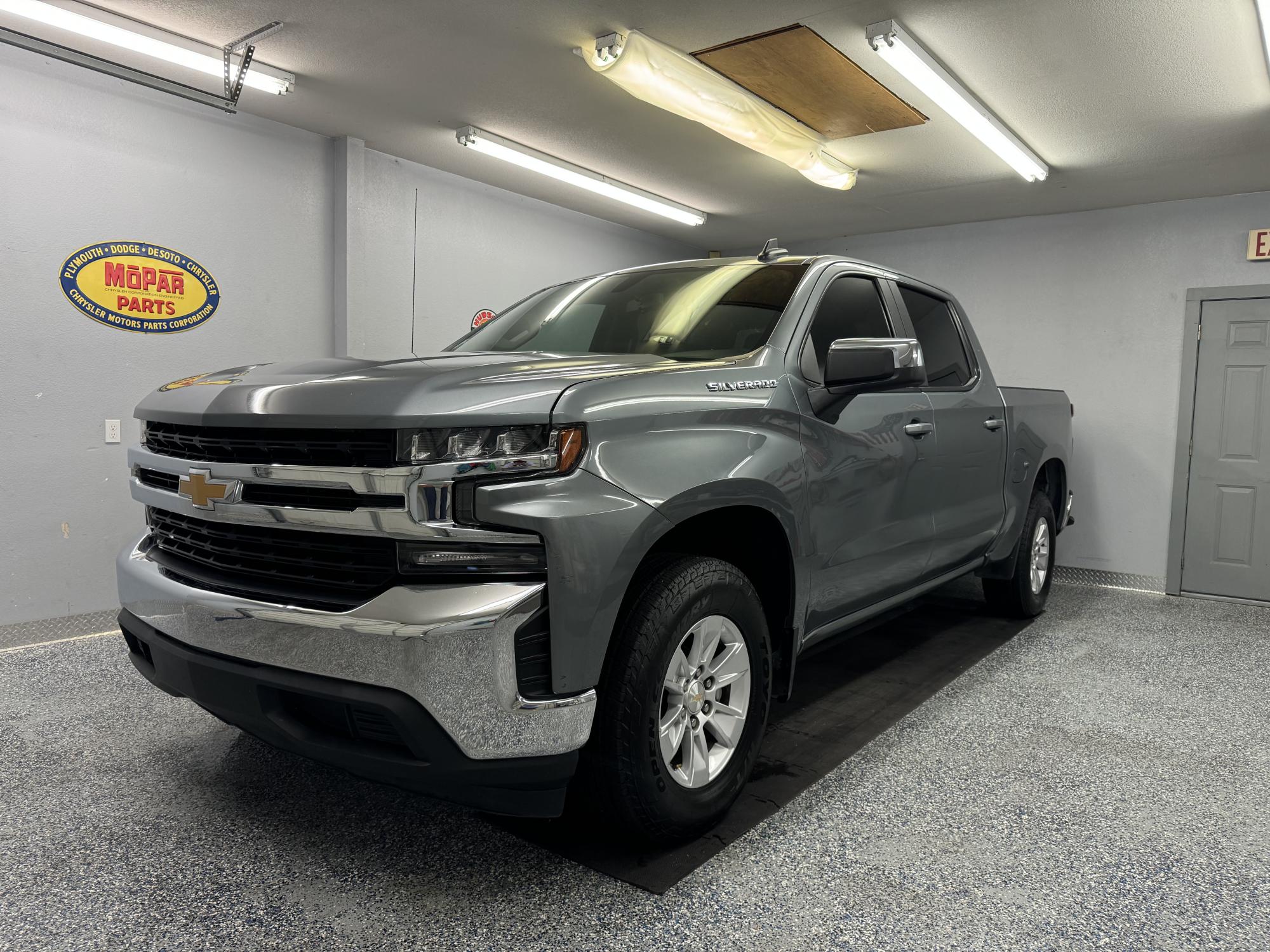 photo of 2020 Chevrolet Silverado 1500 LT Crew Cab Extra Clean Low Miles!!!