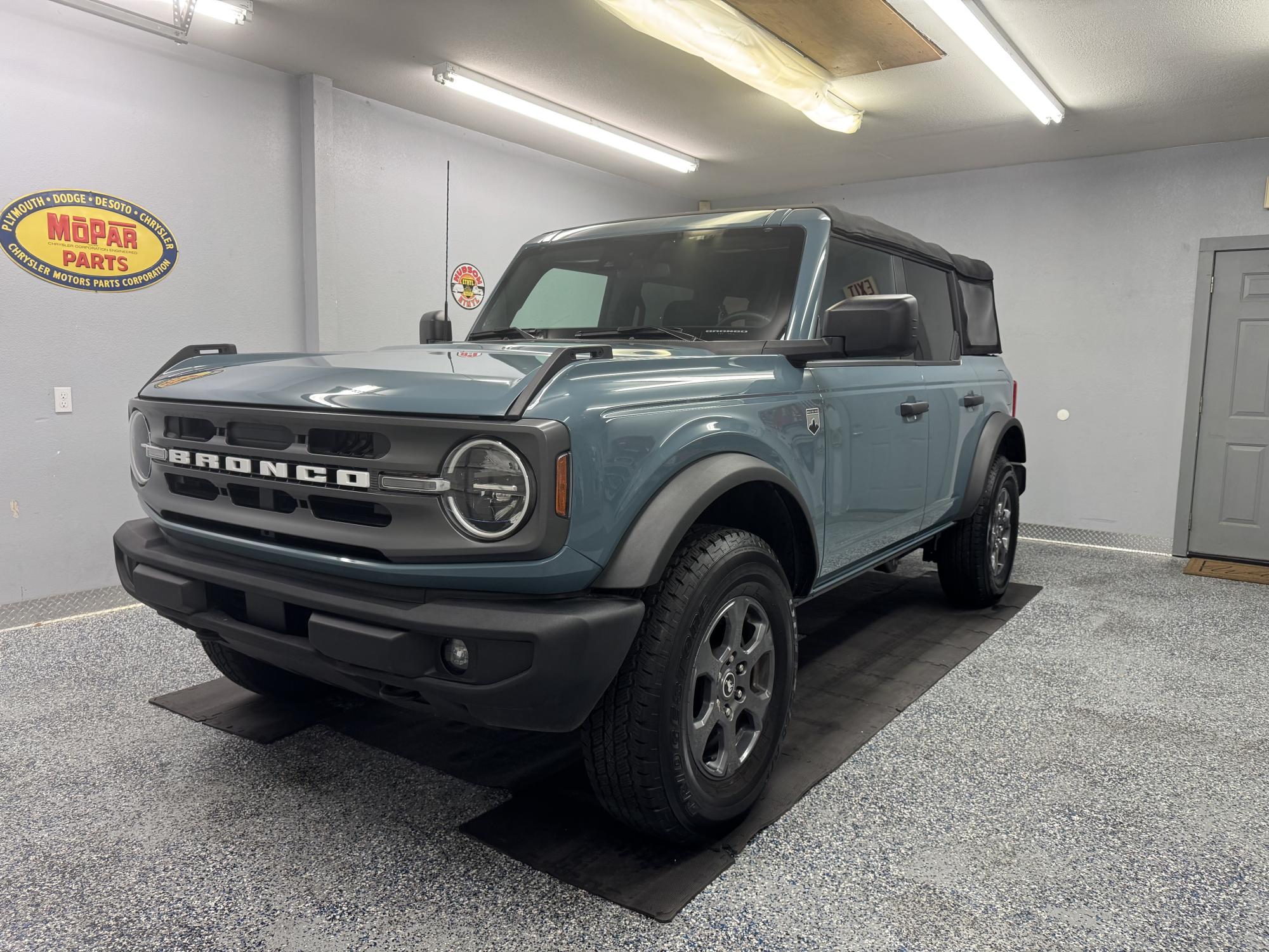 photo of 2022 Ford Bronco 4-Door Rare Manual Like New 1100 Miles!!!