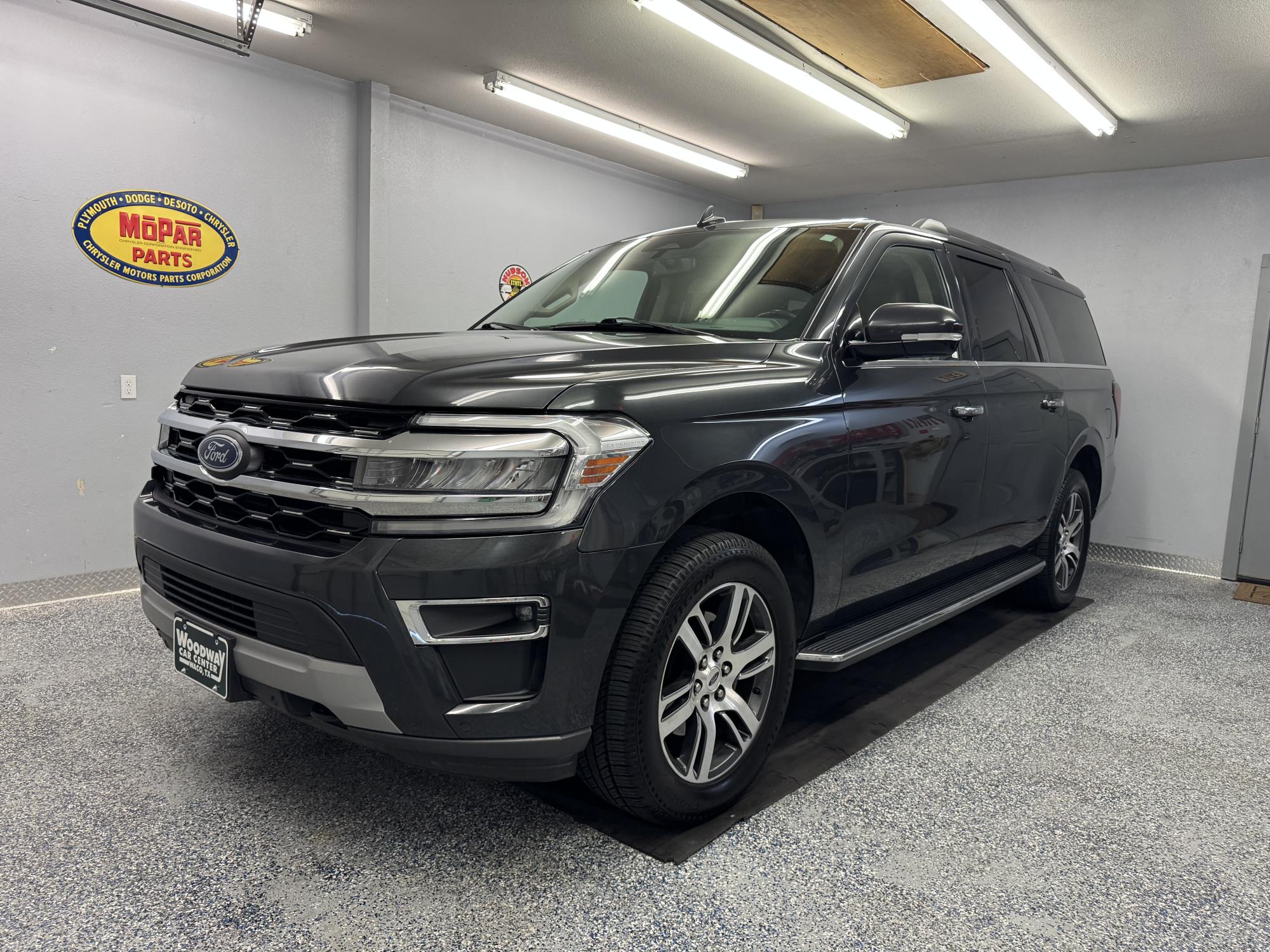 photo of 2023 Ford Expedition MAX Limited 4WD