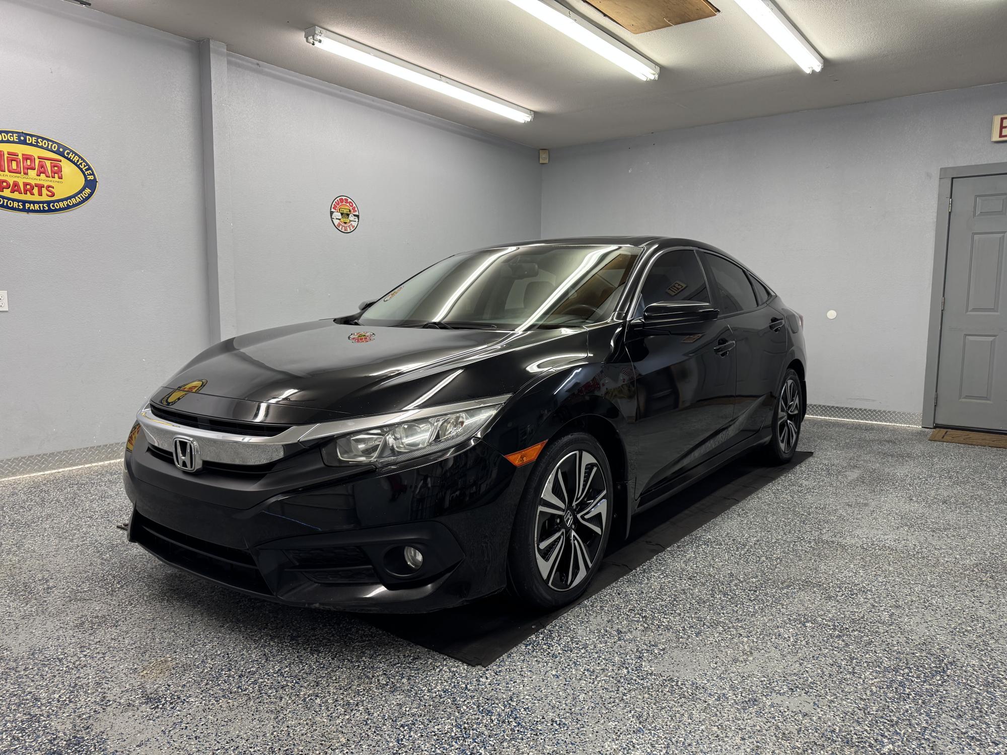 photo of 2018 Honda Civic EX-TL Sedan CVT