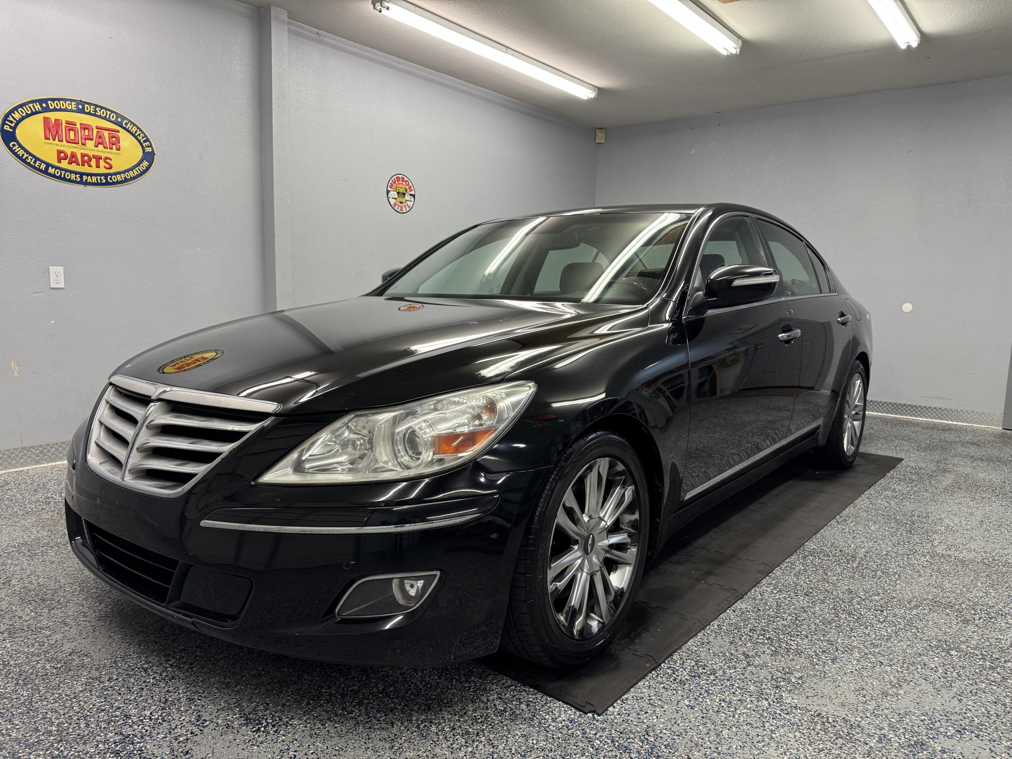 photo of 2011 Hyundai Genesis 4.6L Loaded!!!