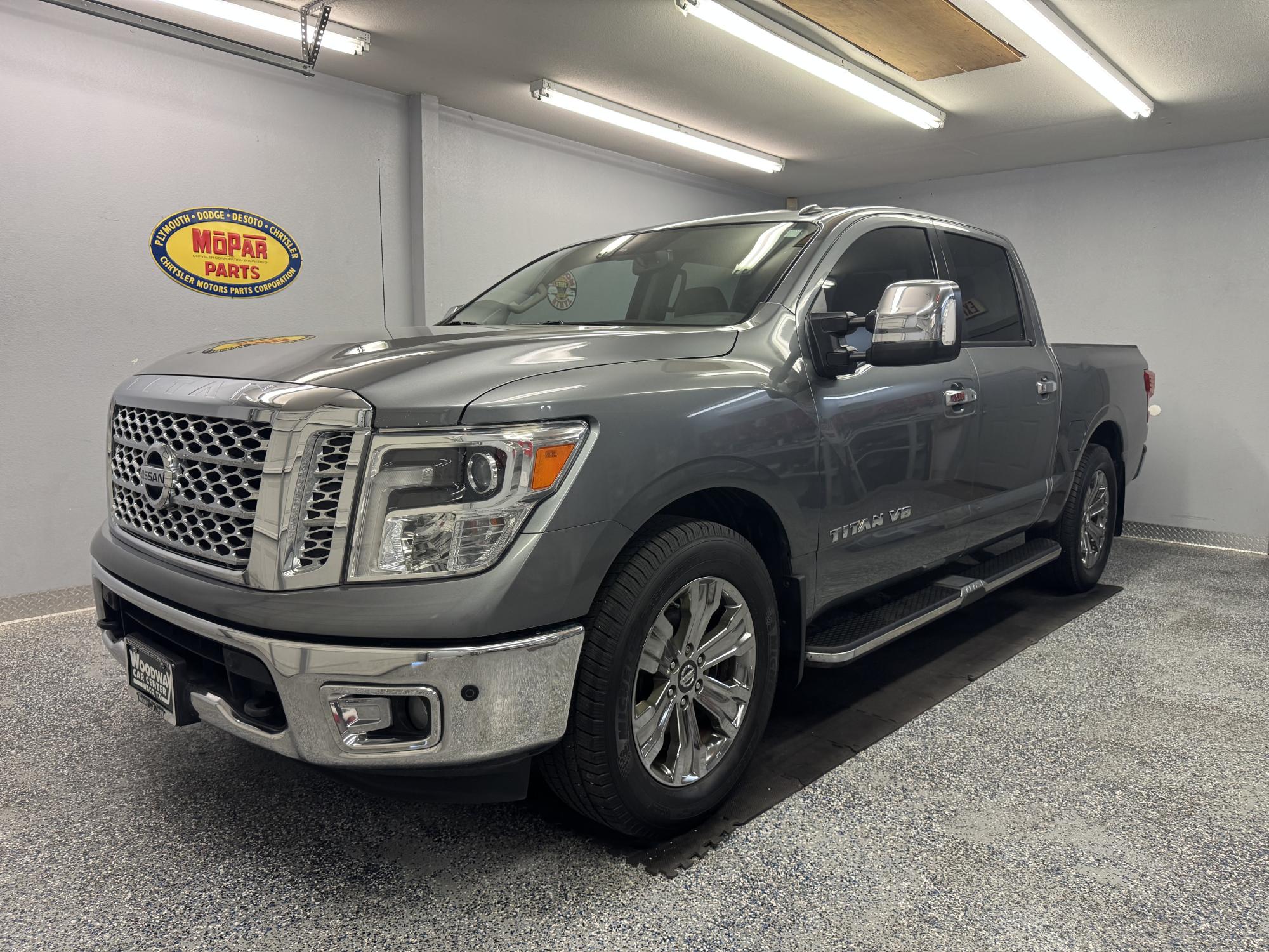photo of 2018 Nissan Titan SV Crew Cab One Owner Extra Clean!!!