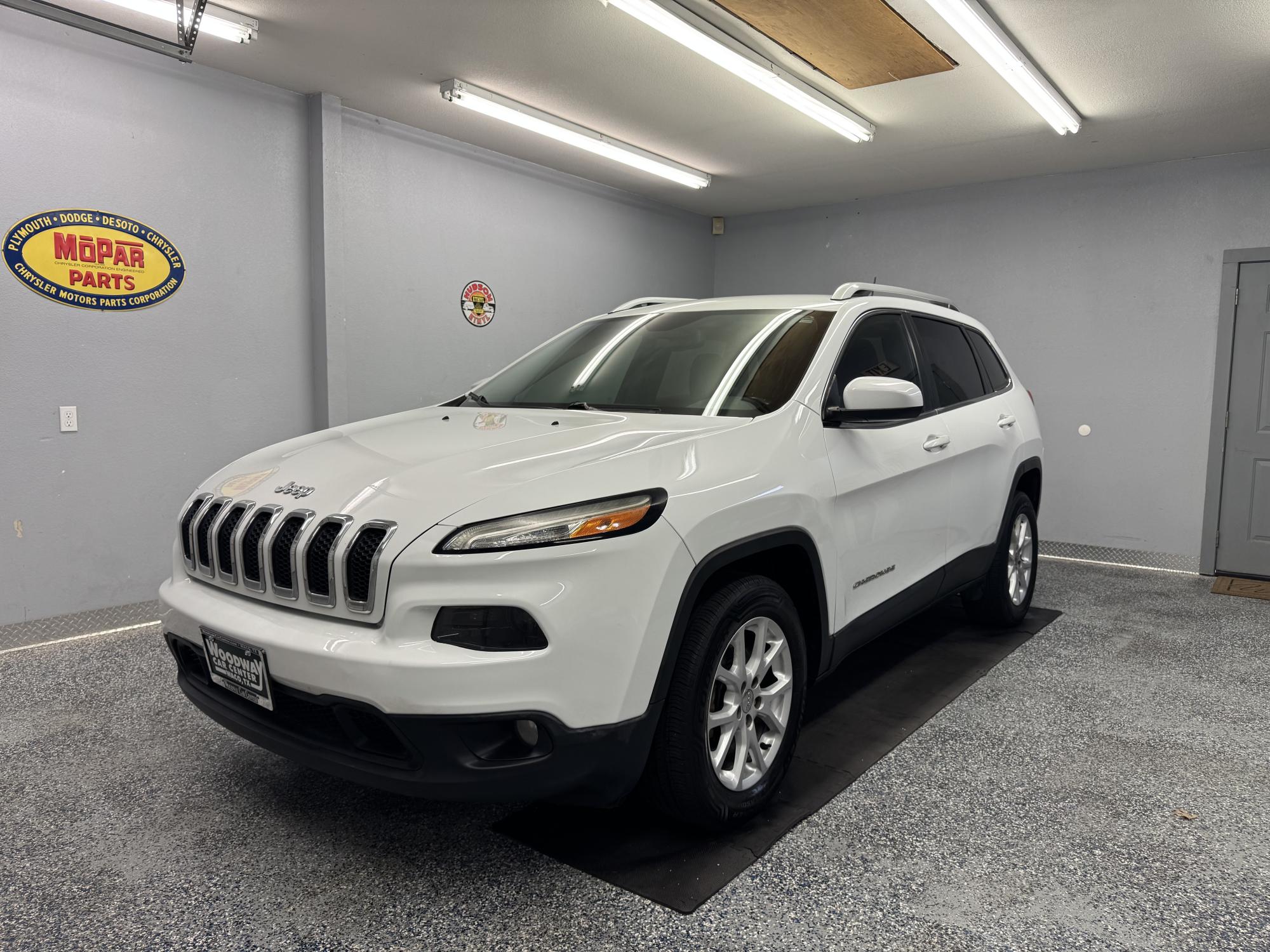 photo of 2016 Jeep Cherokee Latitude 4WD One Owner!!!